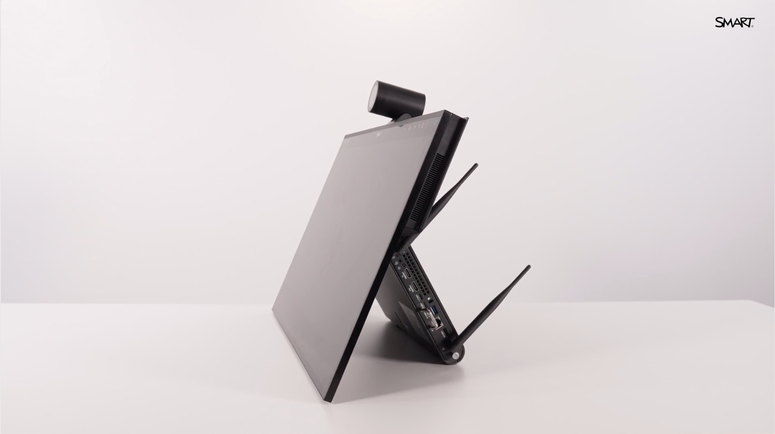 Profil du SMART Board Mini montrant sa finesse de 5,9 cm